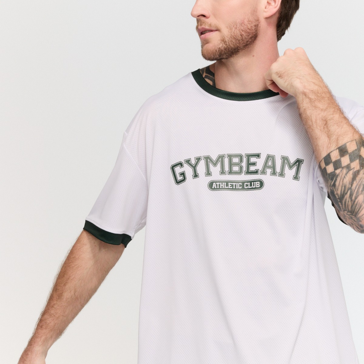 GymBeam Oversized Varsity T-Shirt White - Méret: L | Szín: Fehér | Tömeg: 0,24 g | Csomag: 78 · záber 9