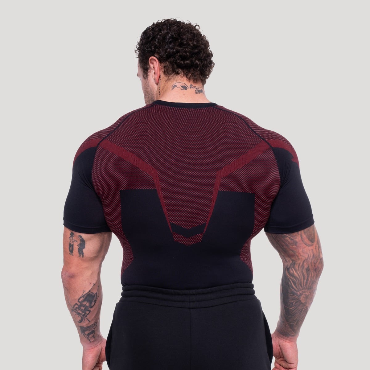 OG1 varrásmentes póló Black/Red - GymBeam