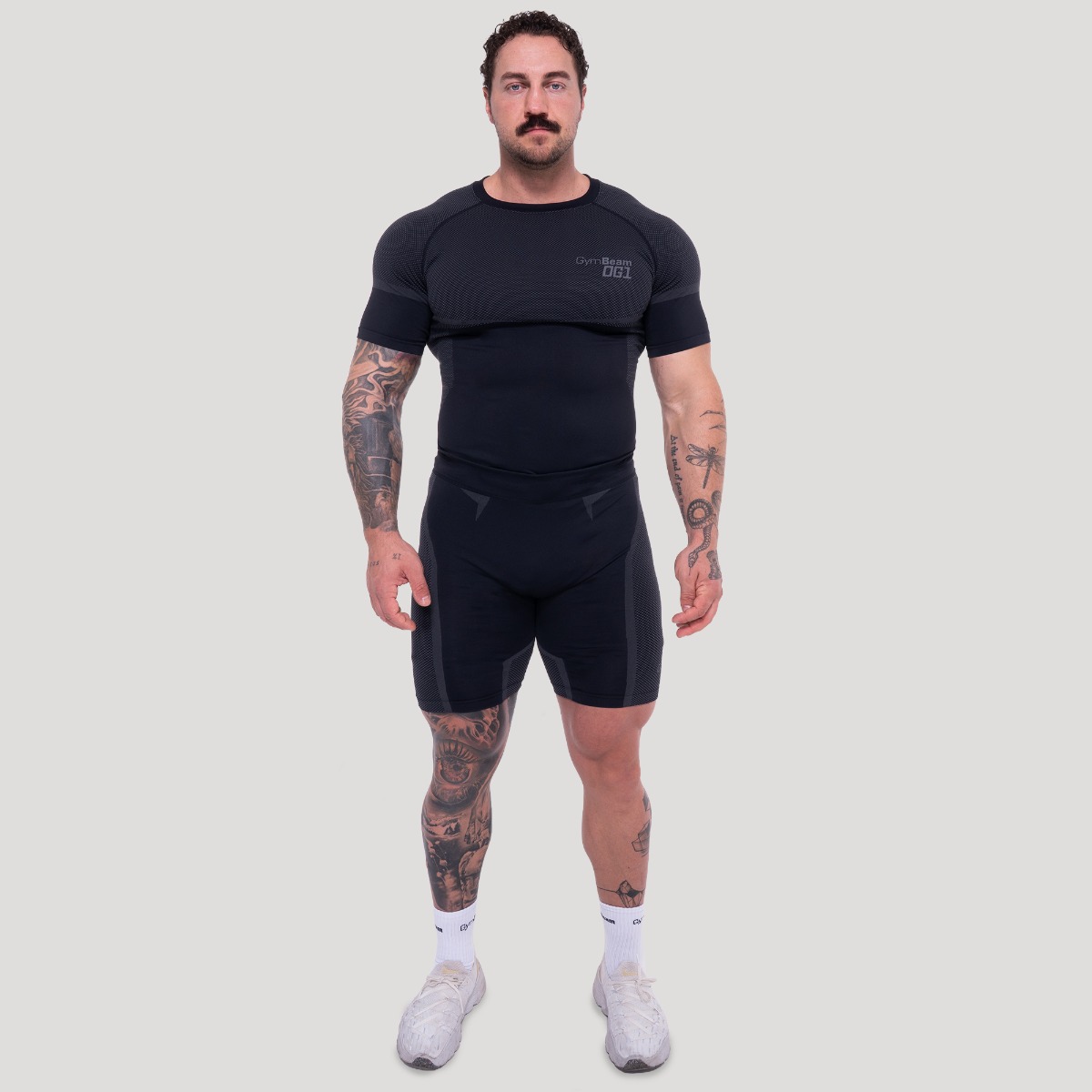 GymBeam OG1 Seamless T-shirt Black/Grey - Méret: M | Szín: Fekete | Tömeg: 0,2289 g | Csomag: 85 · záber 7
