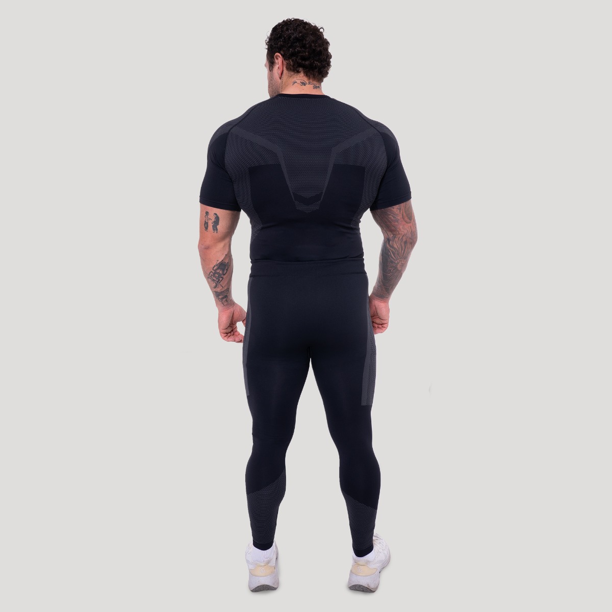 GymBeam OG1 Seamless Leggings Black/Grey - Méret: S | Szín: Fekete | Tömeg: 0,205 g | Csomag: 90 · záber 8