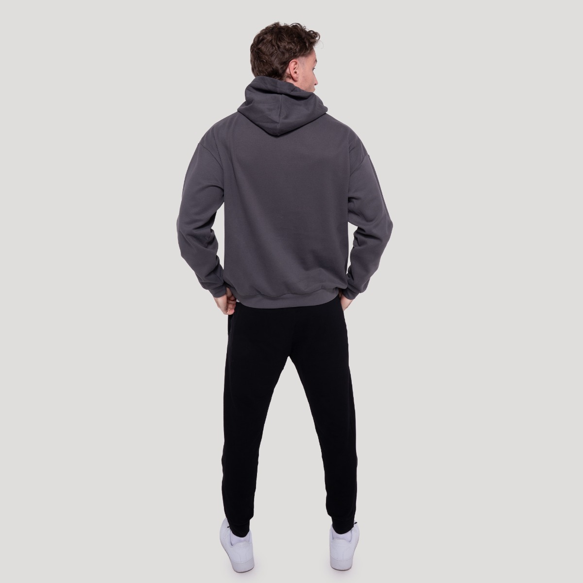 GymBeam Thorn Hoodie Grey - Méret: S | Szín: Szürke | Tömeg: 0,6317 g | Csomag: 30 · záber 6