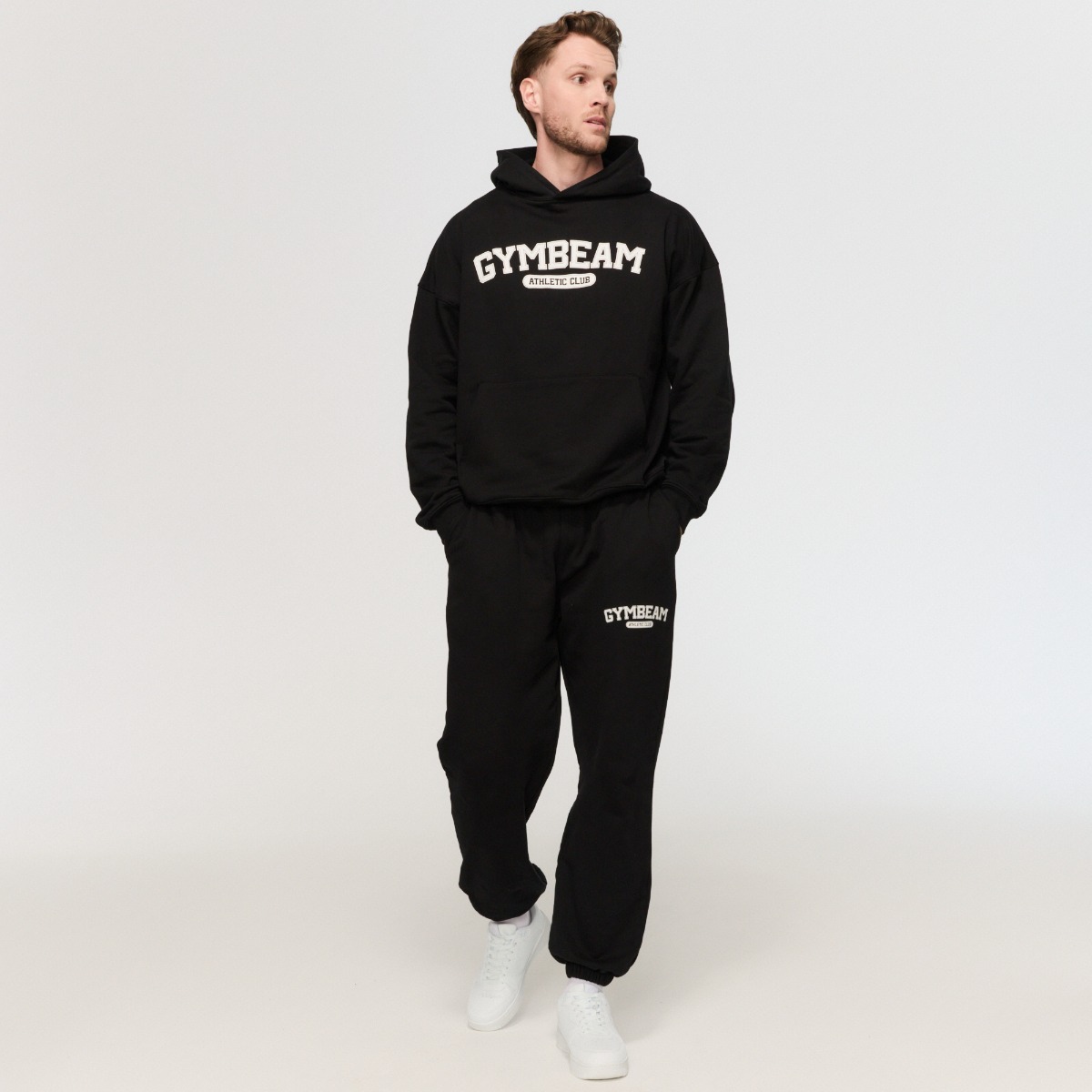 GymBeam Varsity Hoodie Black - Méret: M | Szín: Fekete | Tömeg: 0,6672 g | Csomag: 20 · záber 7