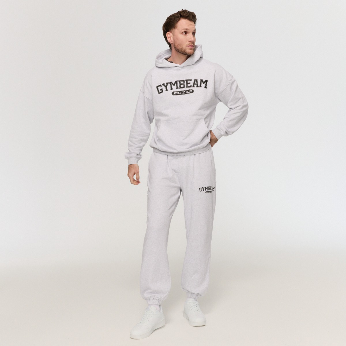 GymBeam Varsity Hoodie Grey - Méret: M | Szín: Szürke | Tömeg: 0,6672 g | Csomag: 20 · záber 6