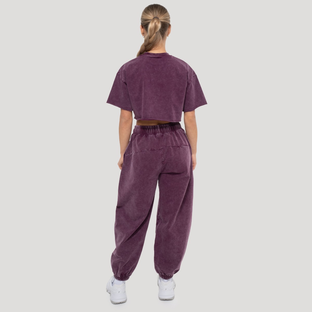 GymBeam Women‘s Abyss Sweatpants Raisin - Méret: XS | Szín: Fialová | Tömeg: 0,605 g | Csomag: 33 · záber 7
