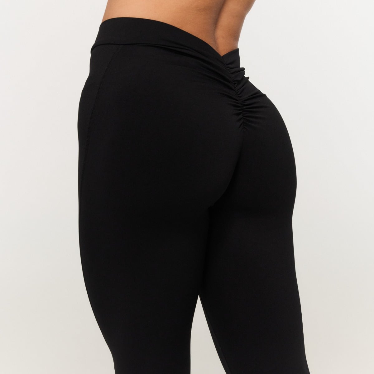 Women‘s Fierce V-back Pants Black - GymBeam