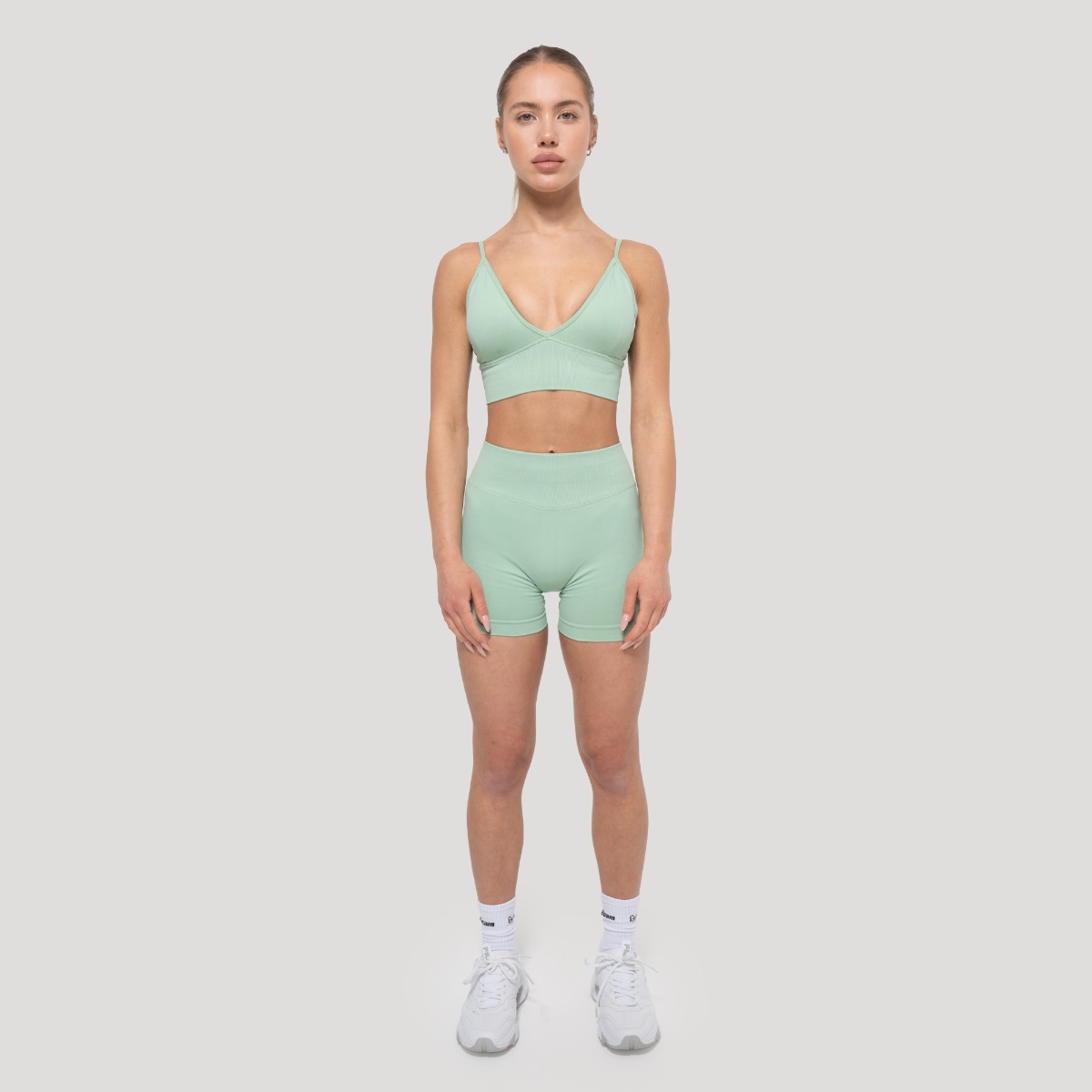 GymBeam Women‘s Luma Shorts Pistachio- GymBeam - Méret: XL | Szín: Zöld | Tömeg: 0,155 g | Csomag: 100 · záber 8