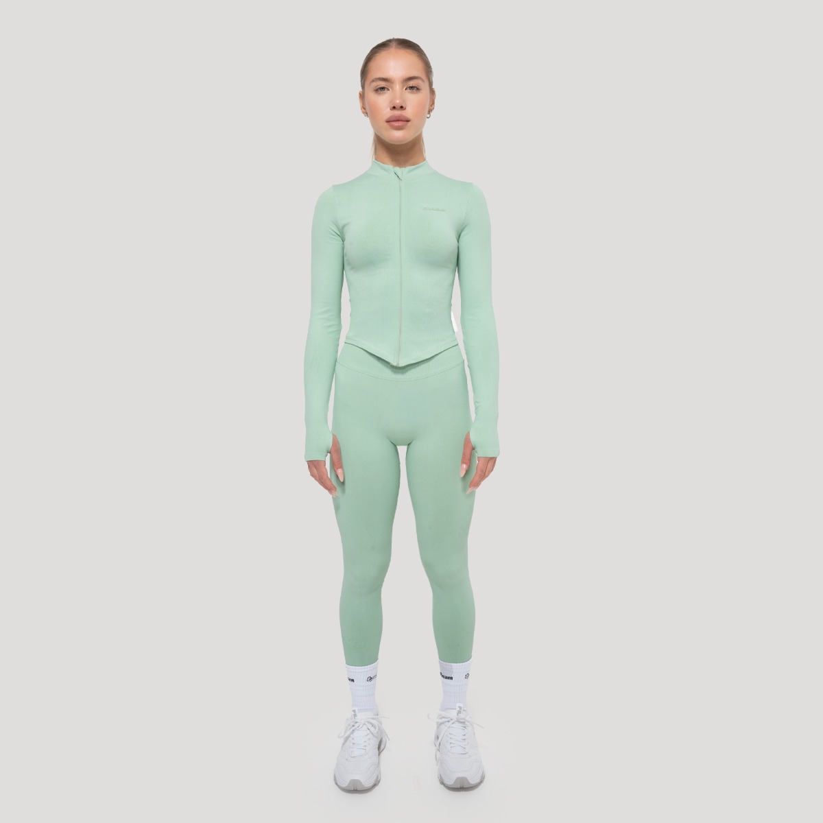 GymBeam Women‘s Luma Sports Top Pistachio - Méret: XS | Szín: Zöld | Tömeg: 0,231 g | Csomag: 105 · záber 6