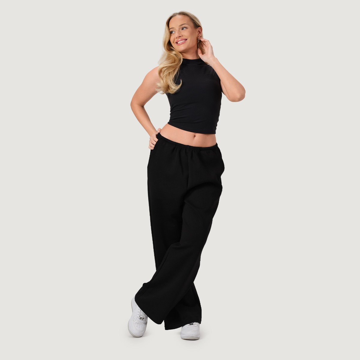 GymBeam Women‘s NEO Joggers Black - Méret: XS | Szín: Fekete | Tömeg: 0,5105 g | Csomag: 41 · záber 6