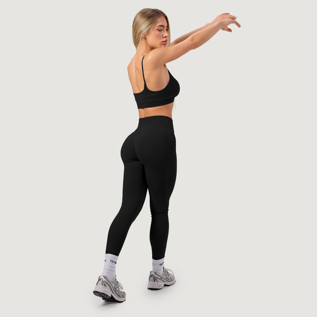 GymBeam Women‘s NEO Seamless Leggings Black - Méret: XS | Szín: Fekete | Tömeg: 0,209 g | Csomag: 102 · záber 6