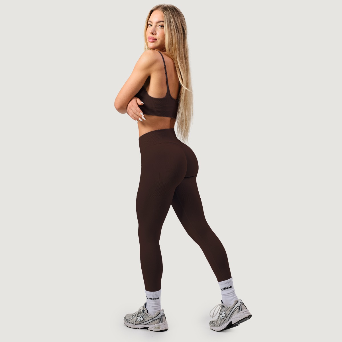 GymBeam Women‘s NEO Seamless Leggings Mocha - Méret: XS | Szín: Barna | Tömeg: 0,209 g | Csomag: 102 · záber 6