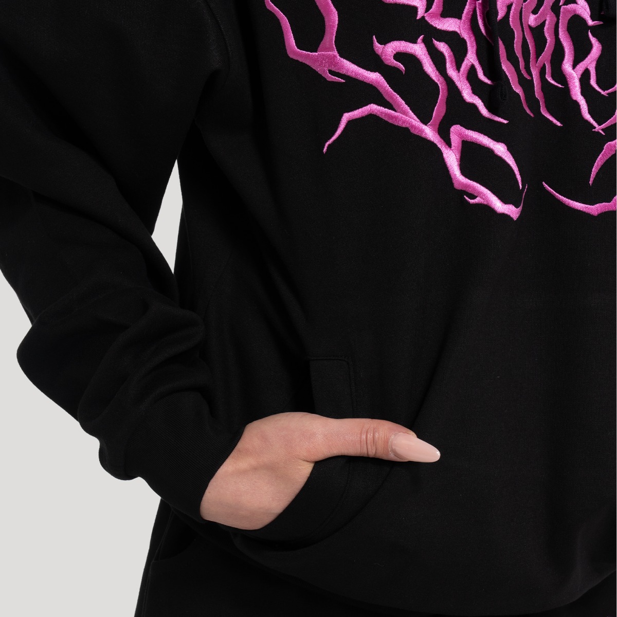 GymBeam Women‘s Thorn Hoodie Black - Méret: XS | Szín: Fekete | Tömeg: 0,5649 g | Csomag: 35 · záber 6