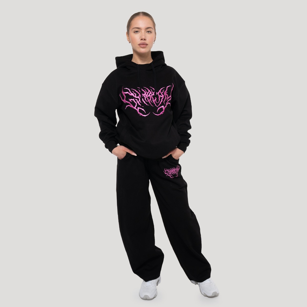 GymBeam Women‘s Thorn Hoodie Black - Méret: XS | Szín: Fekete | Tömeg: 0,5649 g | Csomag: 35 · záber 7