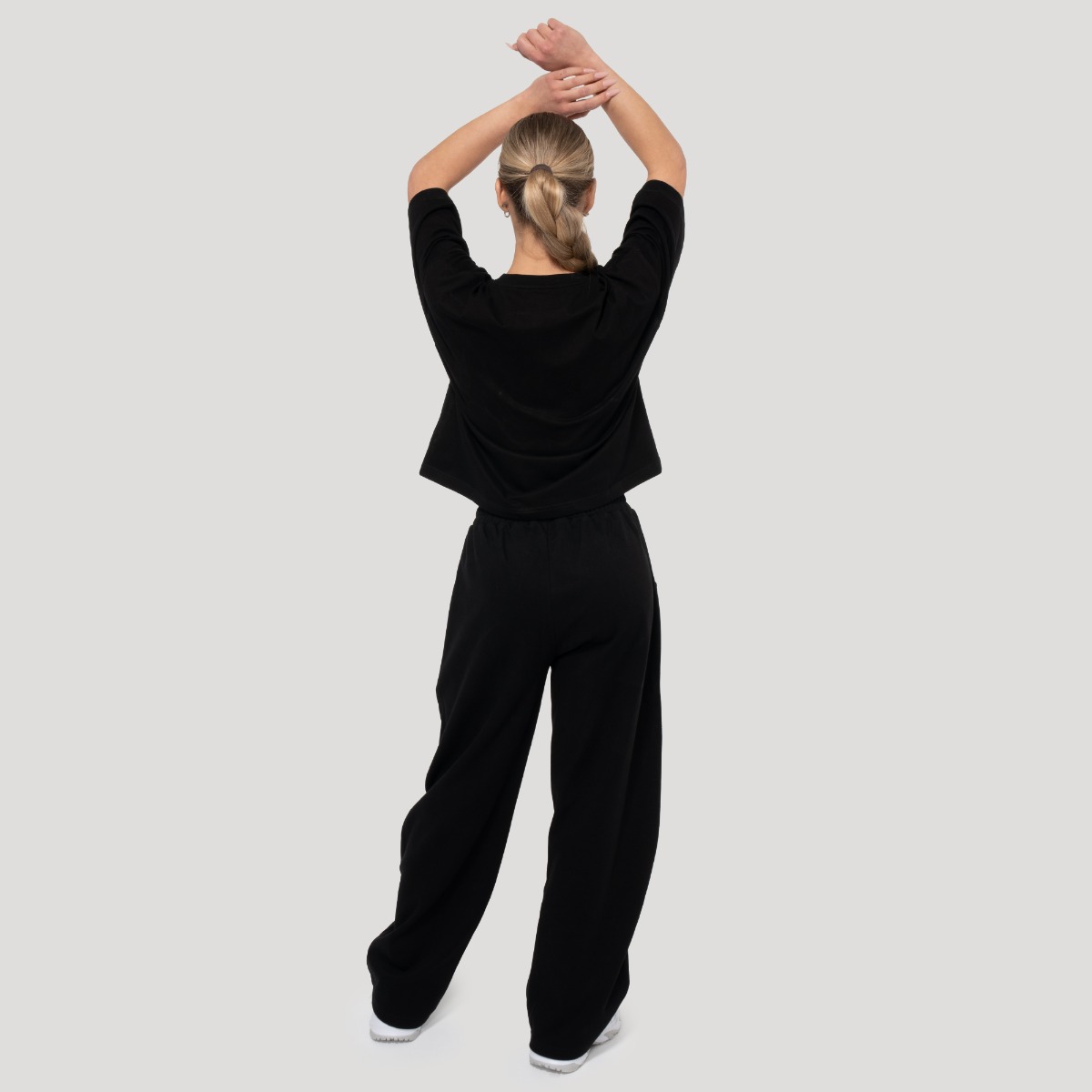 GymBeam Women‘s Thorn Sweatpants Black - Méret: XS | Szín: Fekete | Tömeg: 0,4805 g | Csomag: 40 · záber 6